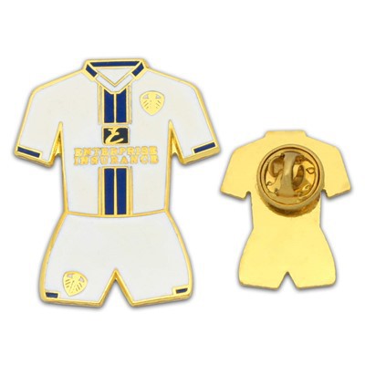 Altāra servera daudzkrāsu krustveida atloka tapas